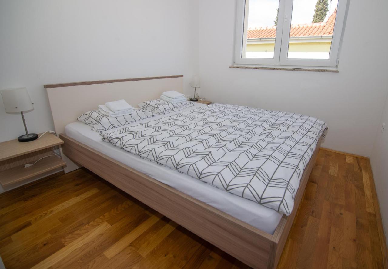 Apartment Davor Malinska Eksteriør billede