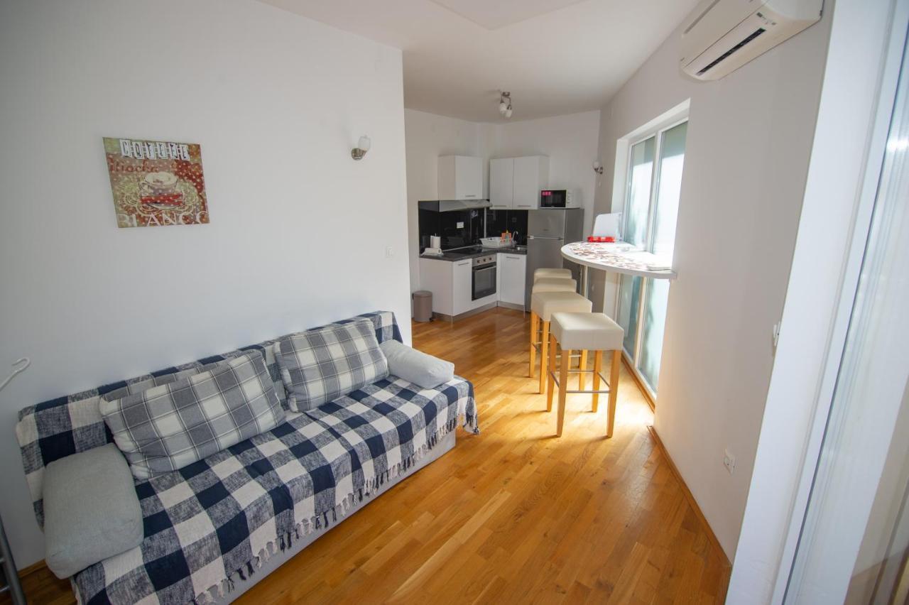 Apartment Davor Malinska Eksteriør billede