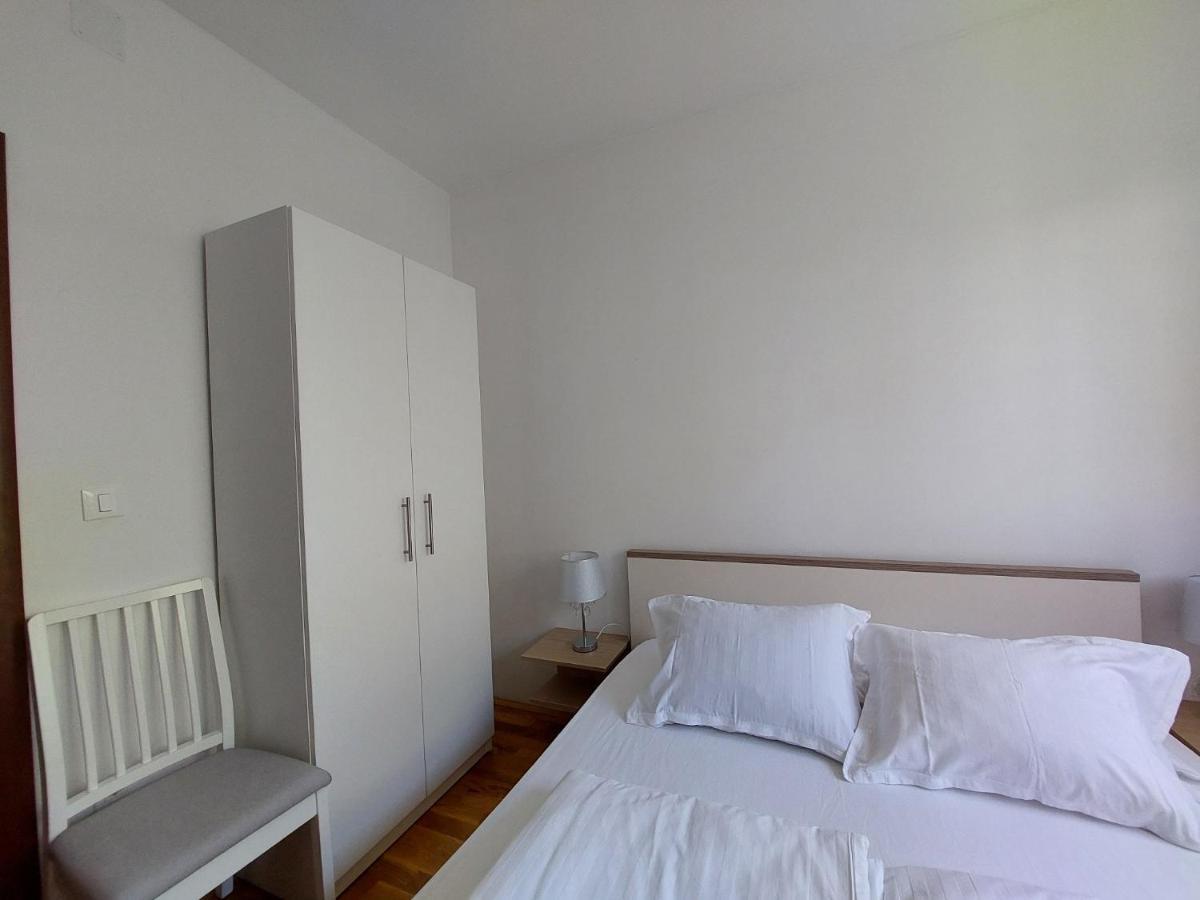 Apartment Davor Malinska Eksteriør billede