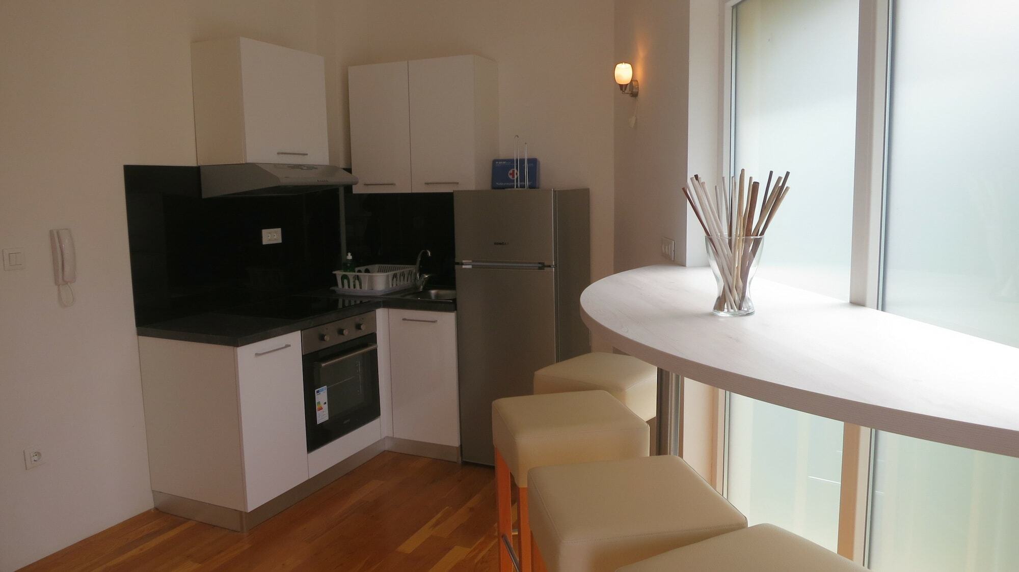 Apartment Davor Malinska Eksteriør billede